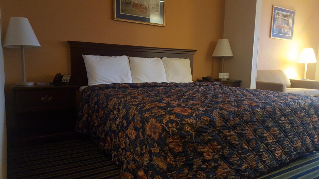 The Rutledge Inn Luverne Oda fotoğraf